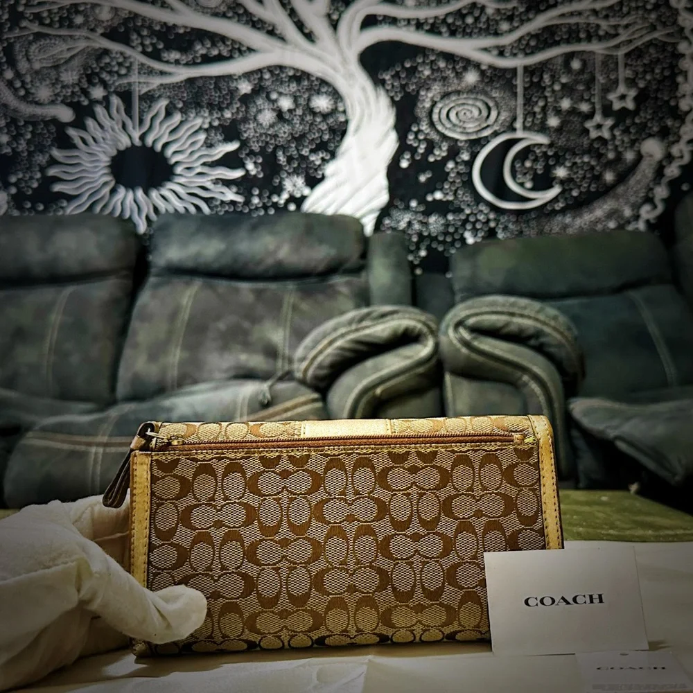 Vintage Coach Brown and Gold Wallet clutch - Picture 16 of 17